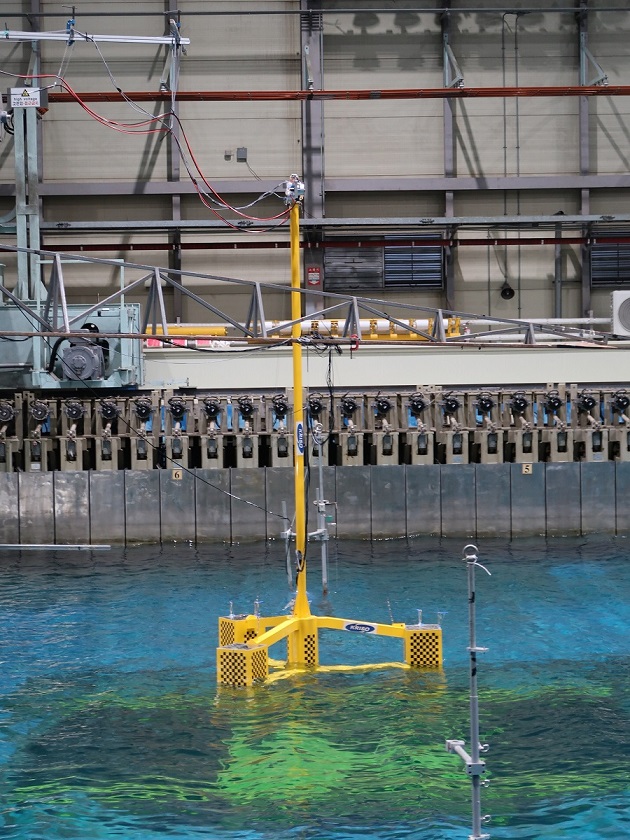 KRISO 해양공학수조에서 진행된 모형시험 사진(2)